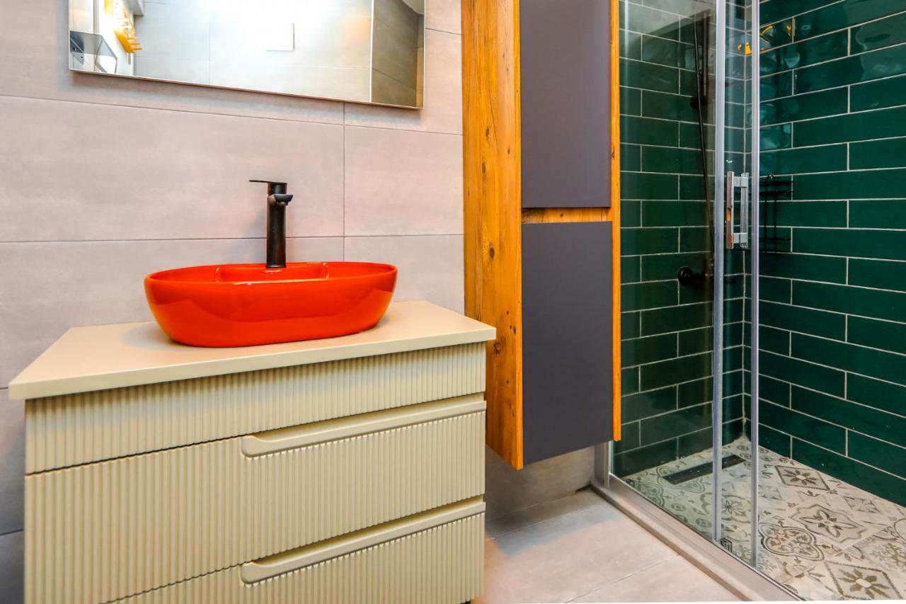 Апартаменти Vibrant Flat 500 M To Uskudar Ferry Station Стамбул Екстер'єр фото